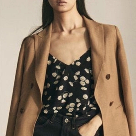 Massimo Dutti daisy floral camisole black, Size 2 - Picture 3 of 9